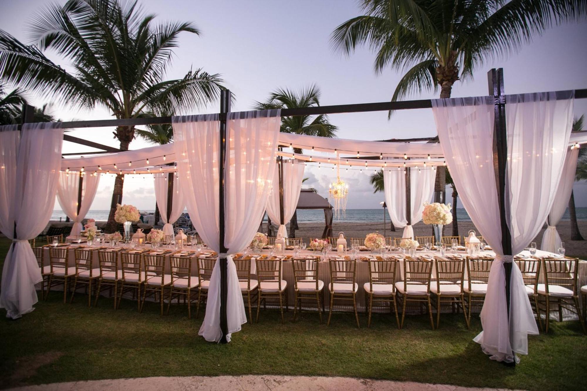 Courtyard By Marriott Isla Verde Beach Resort San Juan Exteriör bild