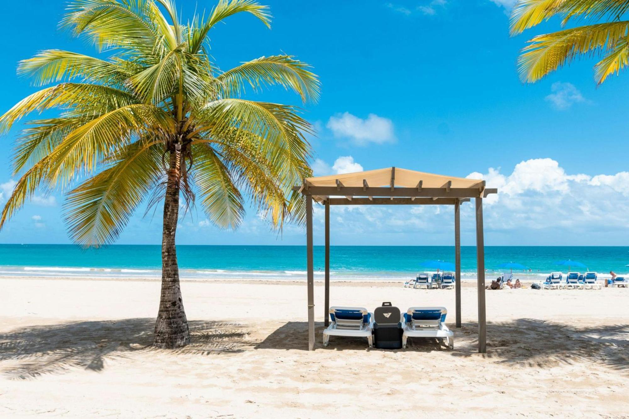 Courtyard By Marriott Isla Verde Beach Resort San Juan Exteriör bild