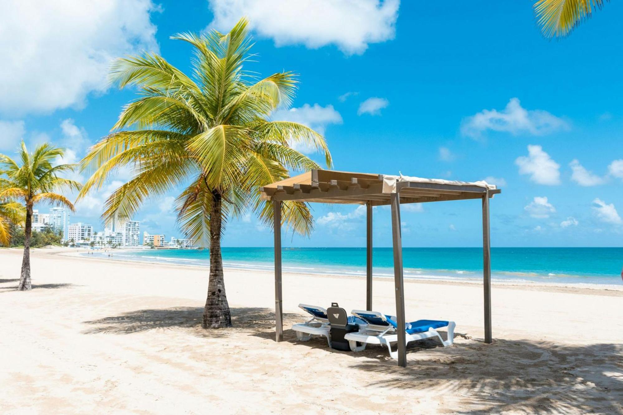 Courtyard By Marriott Isla Verde Beach Resort San Juan Exteriör bild