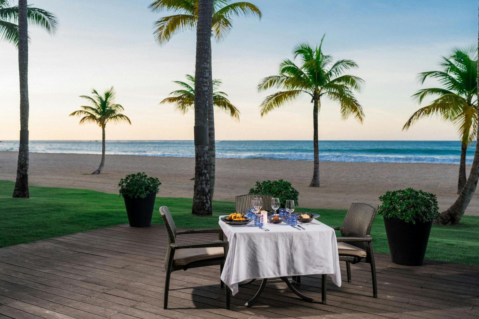 Courtyard By Marriott Isla Verde Beach Resort San Juan Exteriör bild