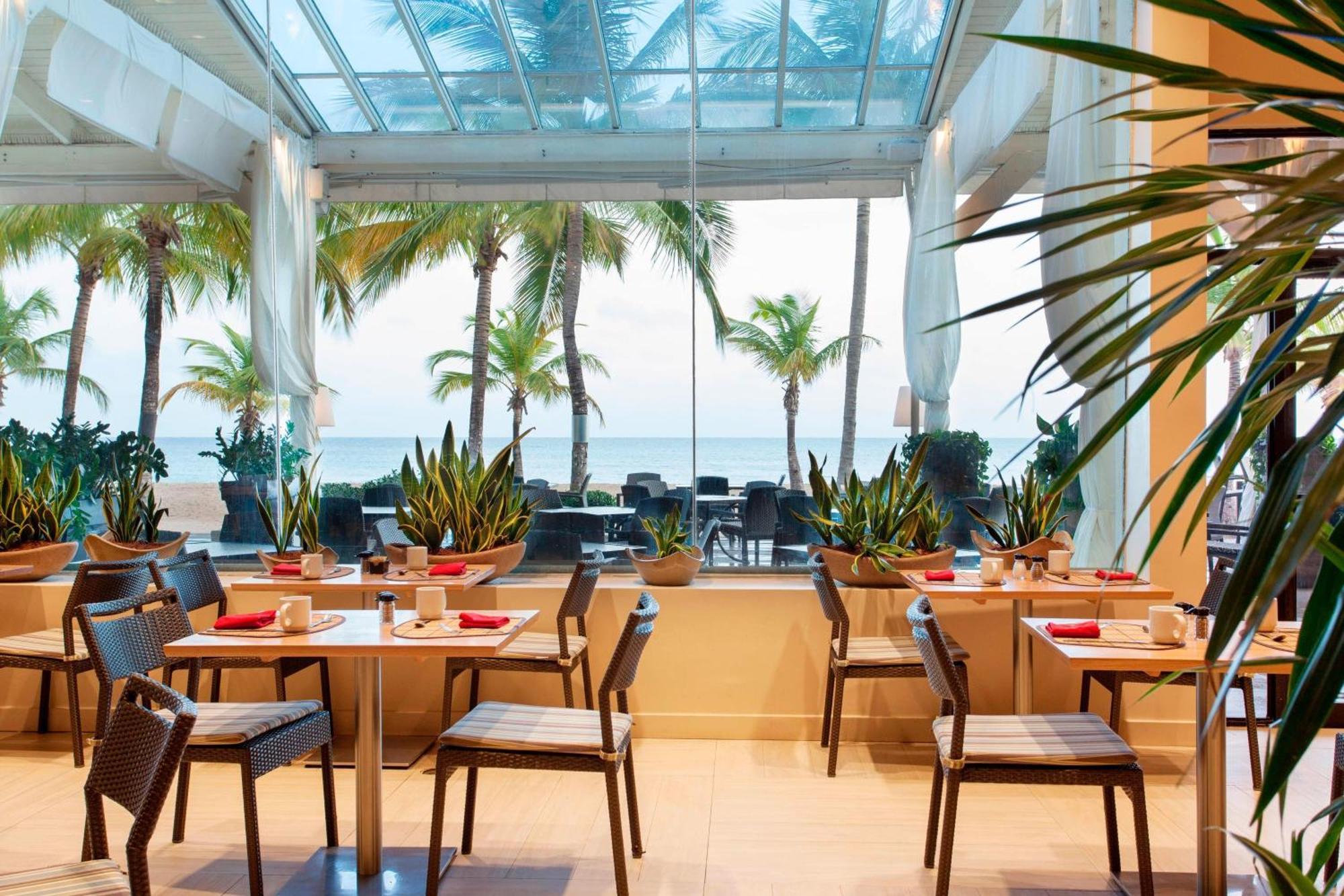 Courtyard By Marriott Isla Verde Beach Resort San Juan Exteriör bild