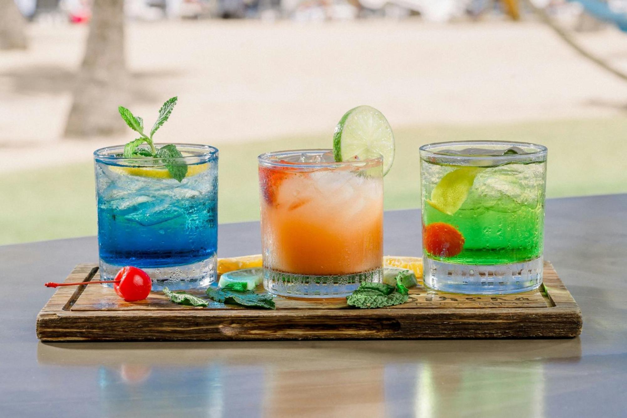 Courtyard By Marriott Isla Verde Beach Resort San Juan Exteriör bild