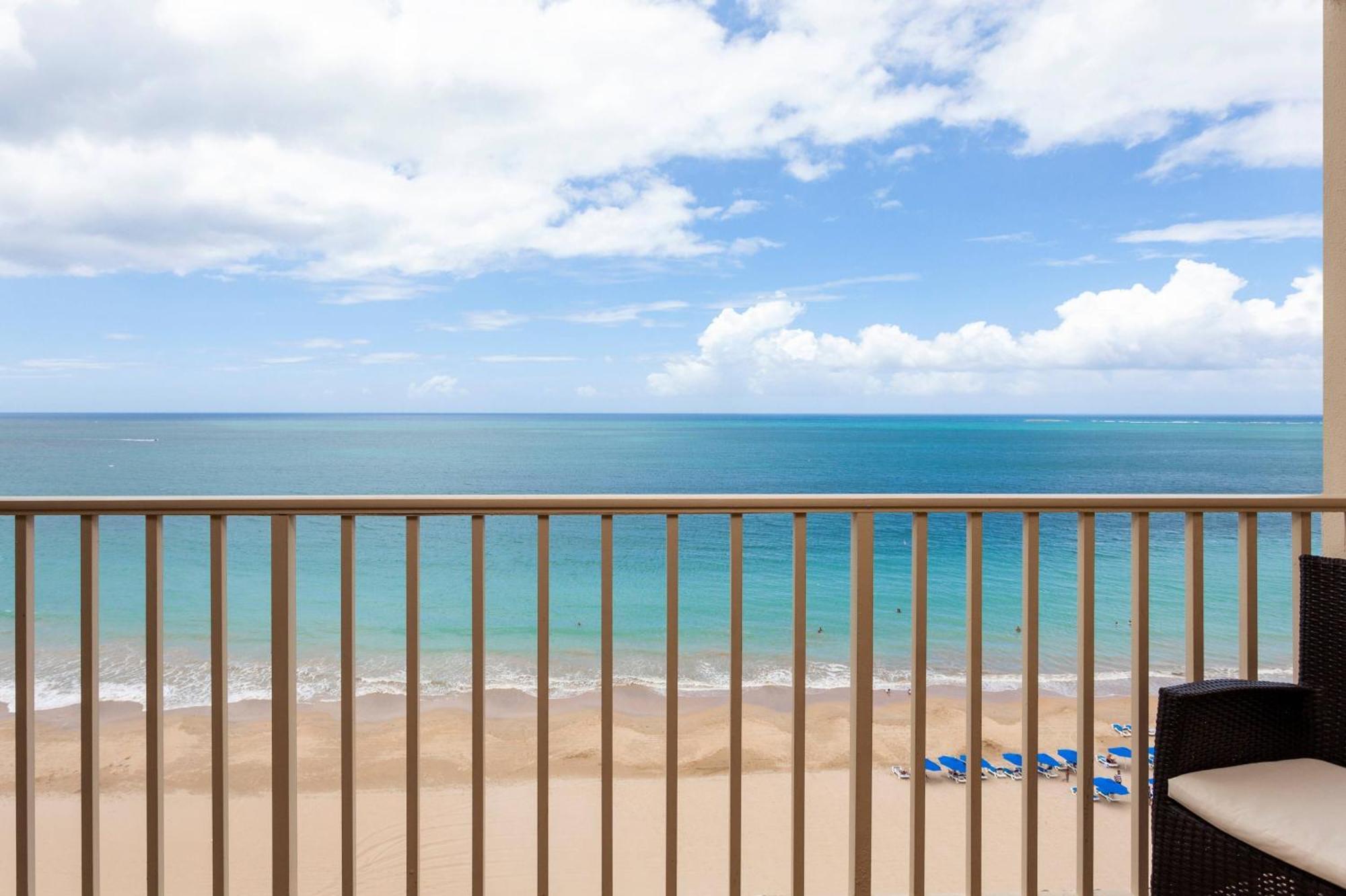Courtyard By Marriott Isla Verde Beach Resort San Juan Exteriör bild
