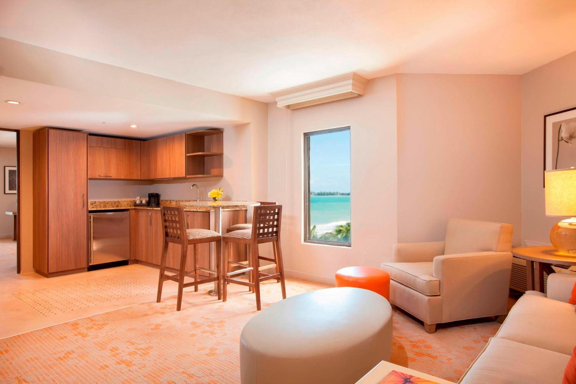 Courtyard By Marriott Isla Verde Beach Resort San Juan Exteriör bild